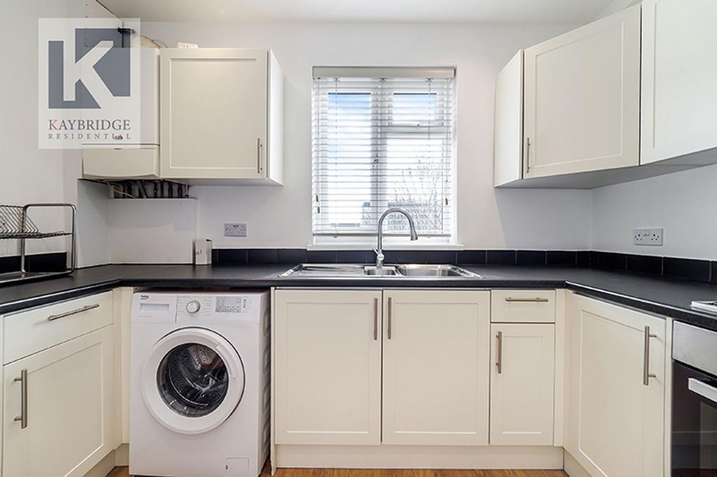 Stoneleigh Broadway KT17 2 HS