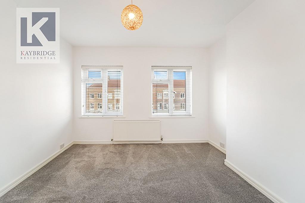 Stoneleigh Broadway KT17 2 HS