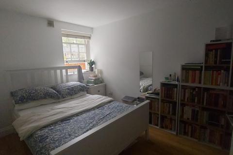 3 bedroom apartment to rent, Hanley Road, London N4