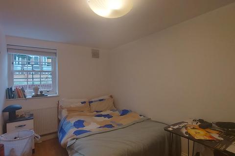 3 bedroom apartment to rent, Hanley Road, London N4