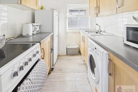 103 Ardmay Crescent, Glasgow, G44 4PT