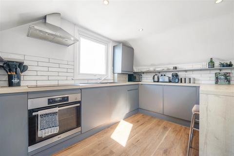 1 bedroom flat for sale, Gipsy Road, Gipsy Hill, SE27