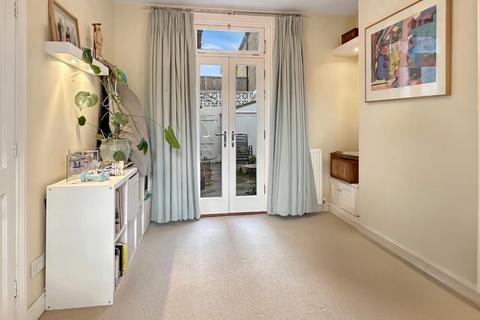 59 Panton Street, Cambridge, CB2 1HL