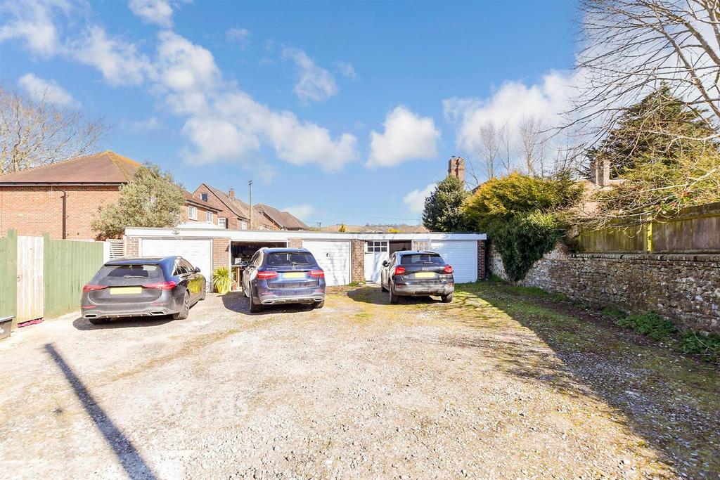 Driveway/Parking