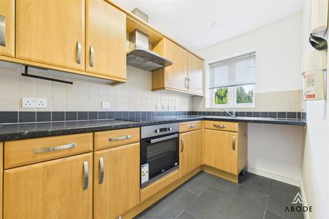 5 Blakeley Close, Rugeley, WS15 2FW
