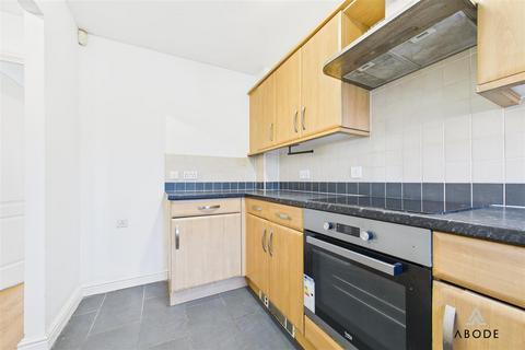 5 Blakeley Close, Rugeley, WS15 2FW