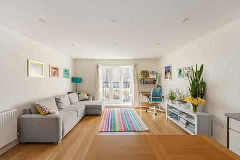 Flat 3, 39 Ravine Grove, London, SE18 2ND