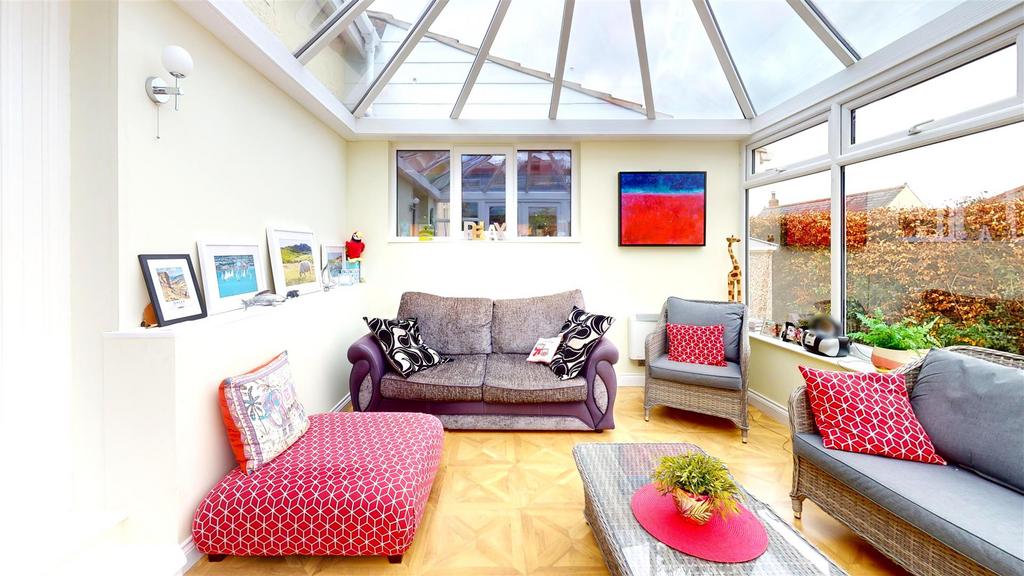 Craigmore-Drive-Living-Room.jpg