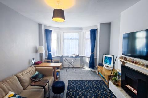 2 bedroom flat for sale, Griffin Road, Plumstead, London, SE18