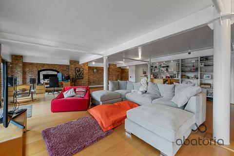 3 bedroom apartment for sale, St. Johns Wharf, 104-106 Wapping High Street, London, E1W