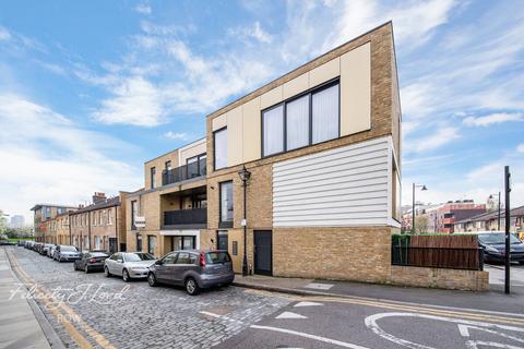 Flat 4, 31 Douro Street, London, E3 2TS