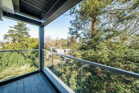 undefined, Weybridge, Surrey, KT13