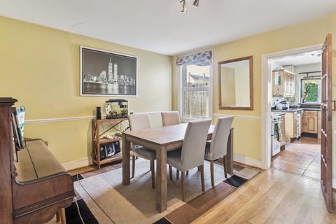 3 bedroom cottage for sale, Park Road, Farnham Royal SL2