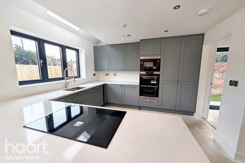 4 bedroom detached house for sale, Green Lane, Grantham