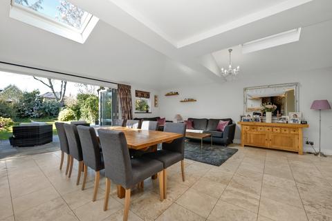 4 Manor Road, East Molesey, KT8 9JX