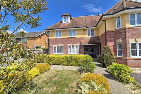 undefined, Mount Avenue, New Milton, Hampshire, BH25