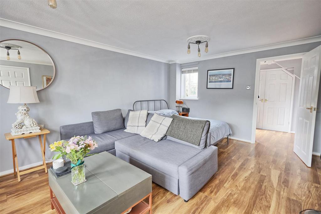 Living/bedroom