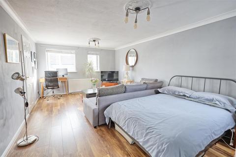 Studio for sale, Albany Mews, Ware SG12