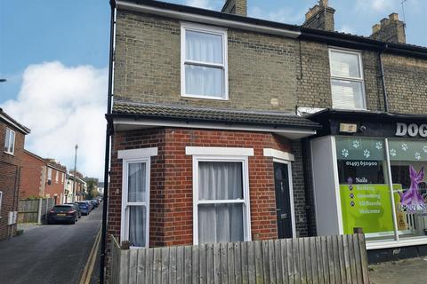 3 bedroom end of terrace house for sale, Bells Road, Gorleston
