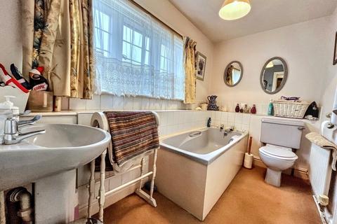 2 bedroom flat for sale, Fordingbridge
