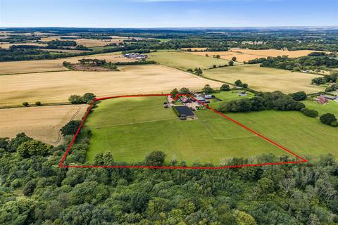 2 bedroom equestrian property for sale, Stalisfield Green, Faversham ME13