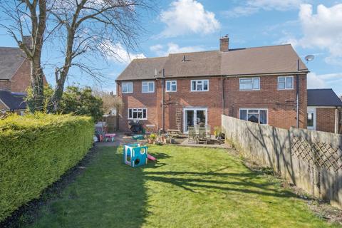 40 Bernard Close, Cuddington, Aylesbury, HP18 0AJ