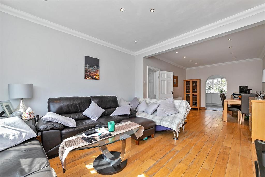 11 Fanshawe Crescent-23.jpg