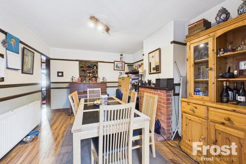 3 bedroom detached house for sale, Wrens Avenue, Ashford, Surrey, TW15