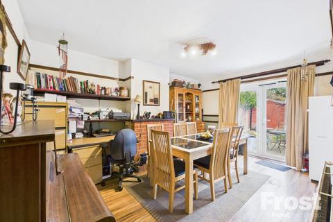 3 bedroom detached house for sale, Wrens Avenue, Ashford, Surrey, TW15