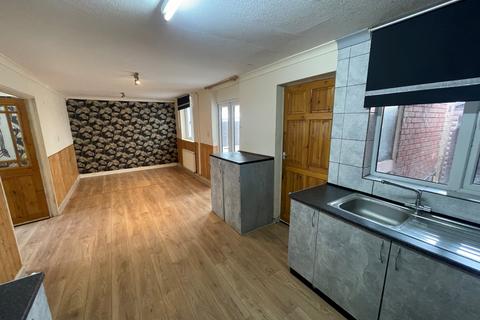 40 Barnhurst Lane, Wolverhampton, WV8 1XB