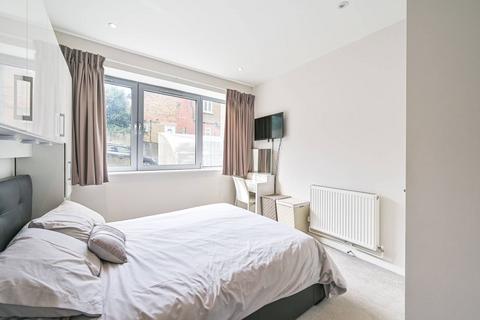 2 bedroom flat for sale, Station Road, New Barnet, Barnet, EN5