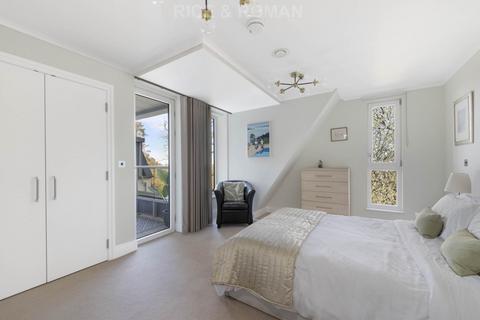 2 bedroom retirement property for sale, Pembroke Court, Marshall Walk, Egham TW20