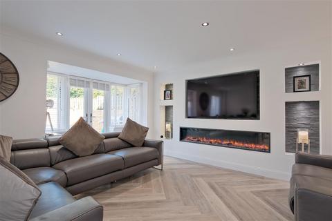 4 bedroom detached house for sale, Burnet Rose Place, Stewartfield, East Kilbride