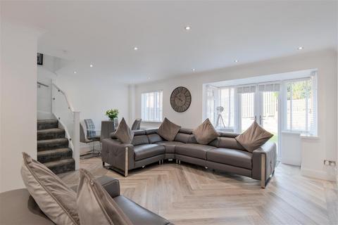 4 bedroom detached house for sale, Burnet Rose Place, Stewartfield, East Kilbride