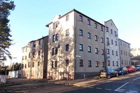 3 bedroom flat to rent, Weavers Loan, Dundee, DD3