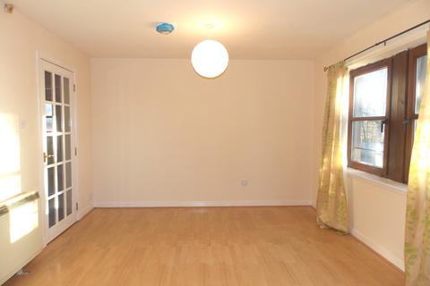 3 bedroom flat to rent, Weavers Loan, Dundee, DD3