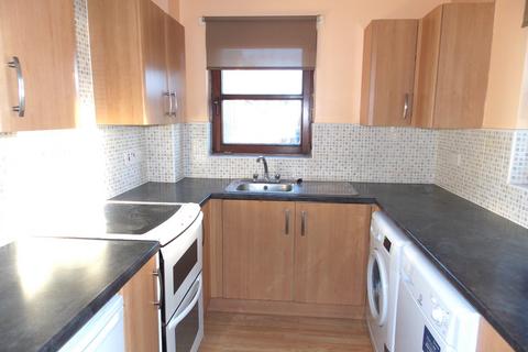 3 bedroom flat to rent, Weavers Loan, Dundee, DD3