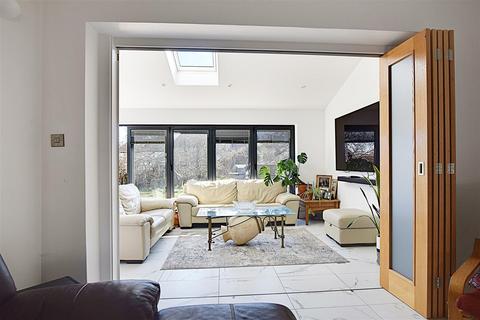 5 bedroom detached house for sale, Cooden, Bexhill-On-Sea
