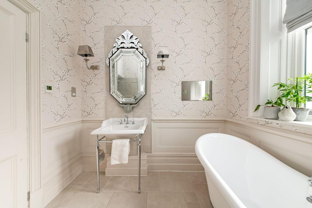 Bedroom one en suite