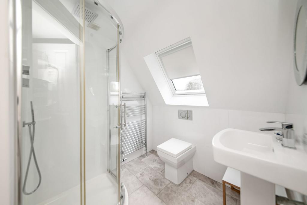 Bedroom six en suite