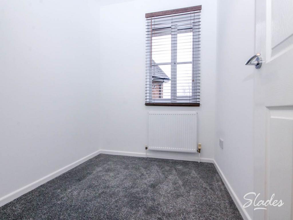 8 apex second bedroo