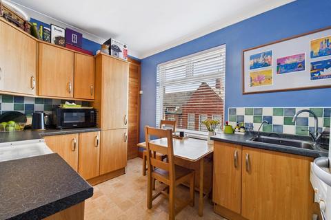 2 bedroom flat for sale, Closefield Grove, Whitley Bay