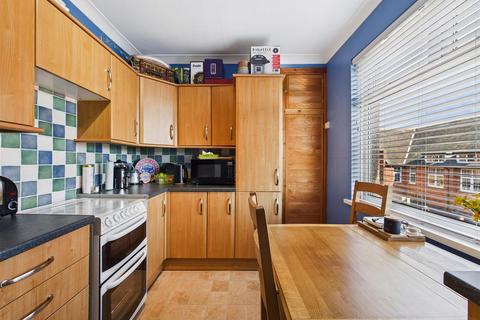 2 bedroom flat for sale, Closefield Grove, Whitley Bay