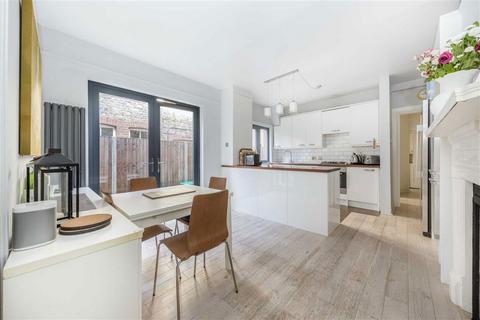 3 bedroom flat for sale, Trouville Road, London SW4