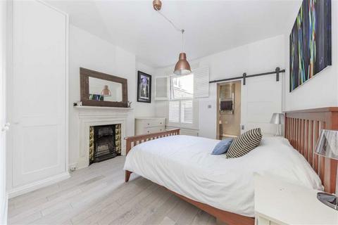 3 bedroom flat for sale, Trouville Road, London SW4