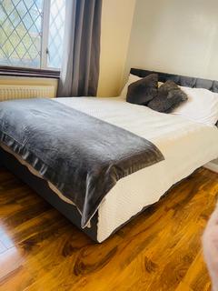 1 bedroom in a house share to rent, Raynton Drive, Hayes UB4
