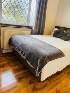 1 bedroom in a house share to rent, Raynton Drive, Hayes UB4