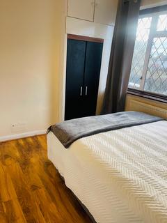 1 bedroom in a house share to rent, Raynton Drive, Hayes UB4