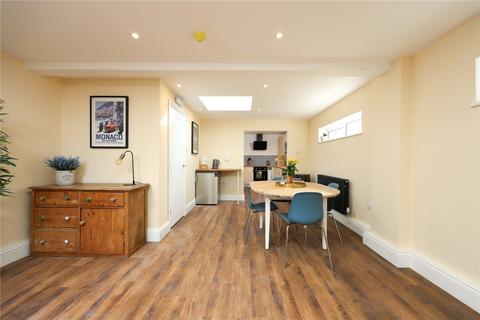 6 bedroom end of terrace house to rent, Gloucester Road North, Horfield, Bristol, BS7