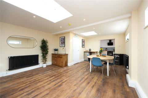 6 bedroom end of terrace house to rent, Gloucester Road North, Horfield, Bristol, BS7